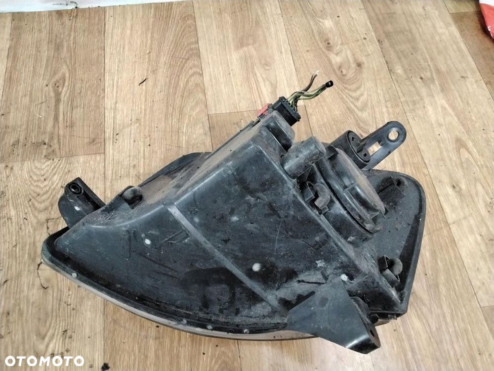 peugeot partner lampa przód prawa - 2