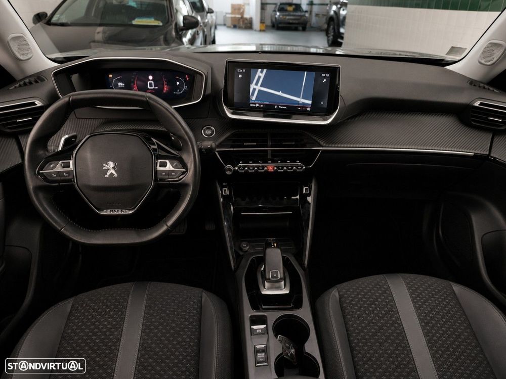 Peugeot 2008 1.2 PureTech Allure EAT8 - 14