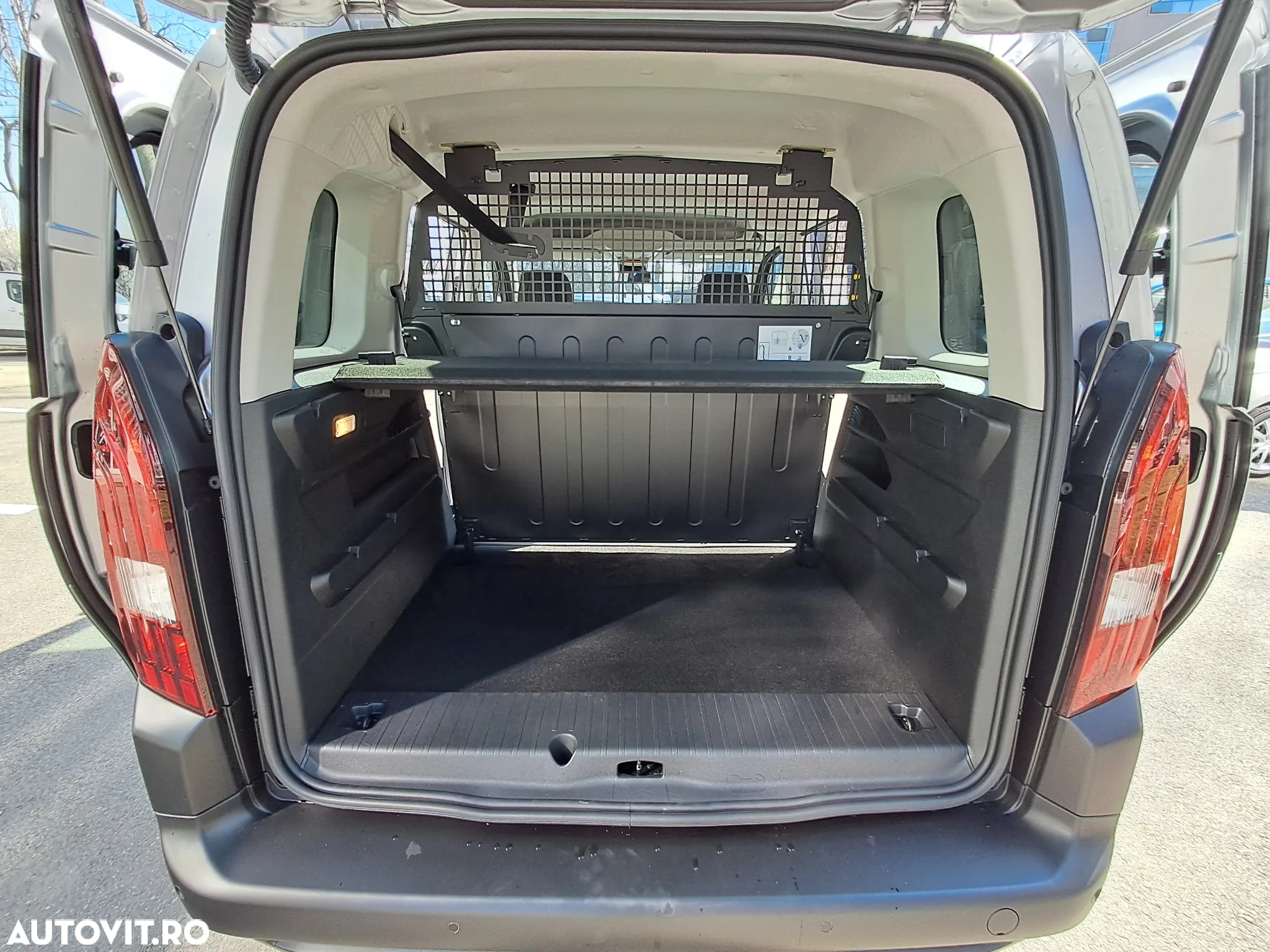Peugeot Rifter 1.5 BlueHDI 100 CP S&S BVM6 Active Pack - 28