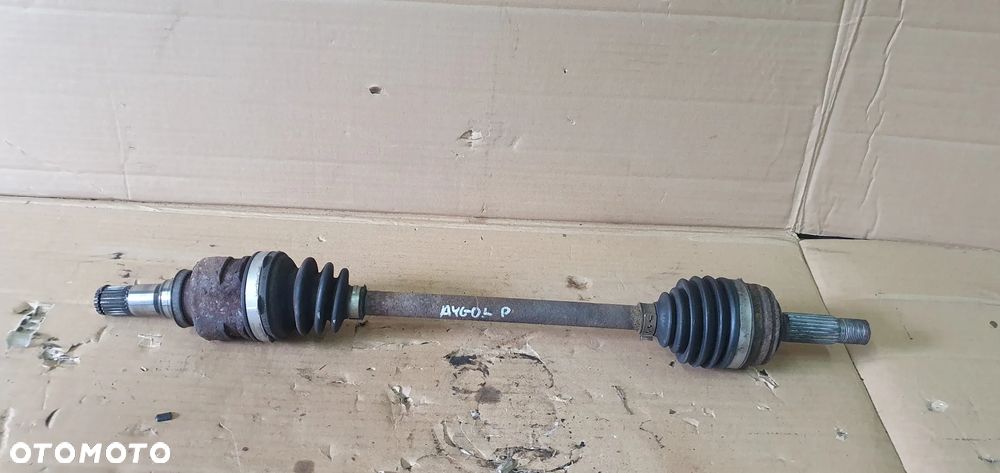 Półoś plewy przód przednia lewa krótka Toyota Aygo I 1.0 - 6