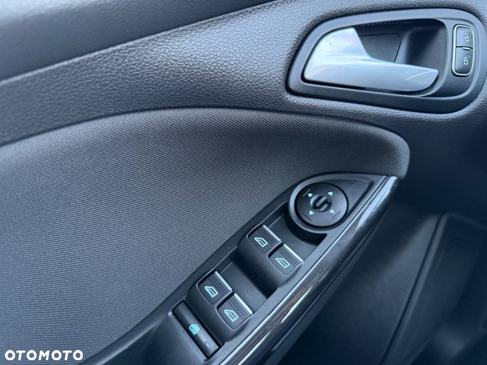 Ford Focus 1.0 EcoBoost Titanium - 24