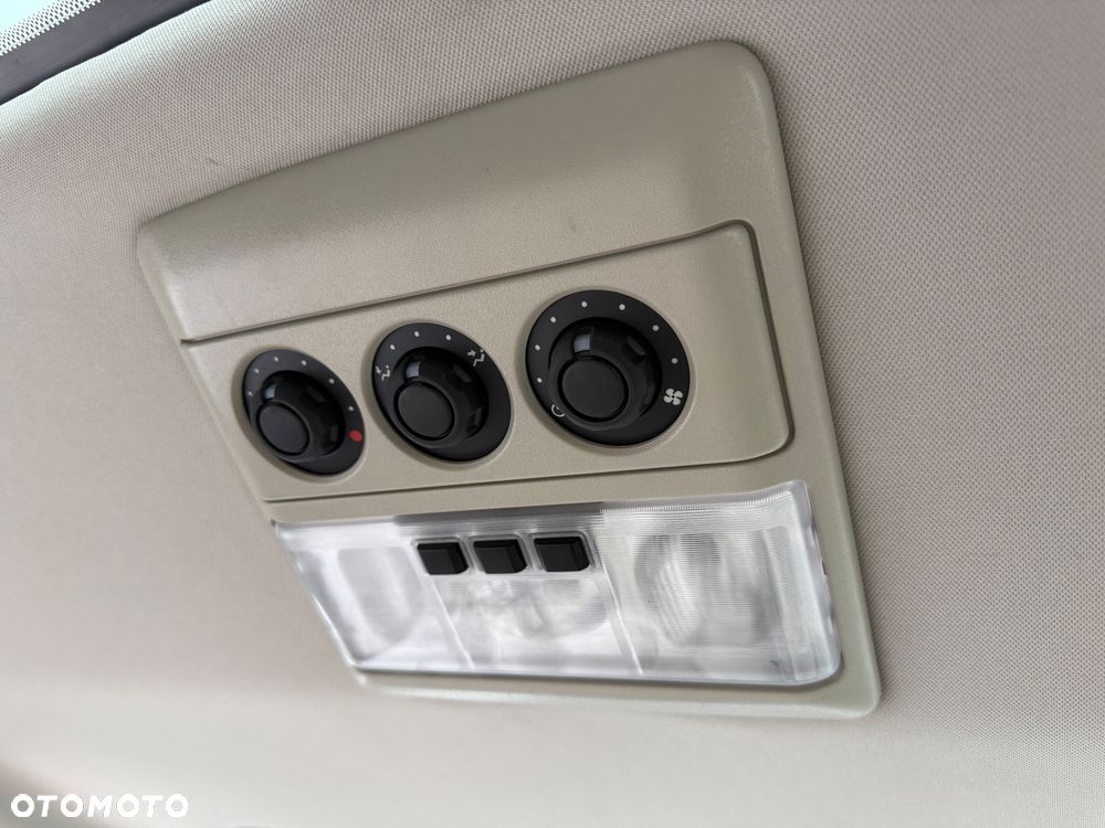 Land Rover Discovery 3.0 V6 Supercharged HSE - 30
