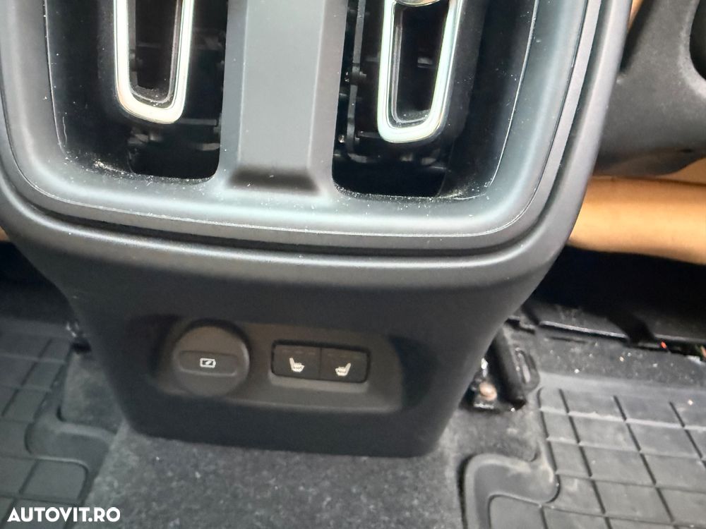 Volvo XC 40 B4 AT8 AWD Mild Hybrid Inscription - 16