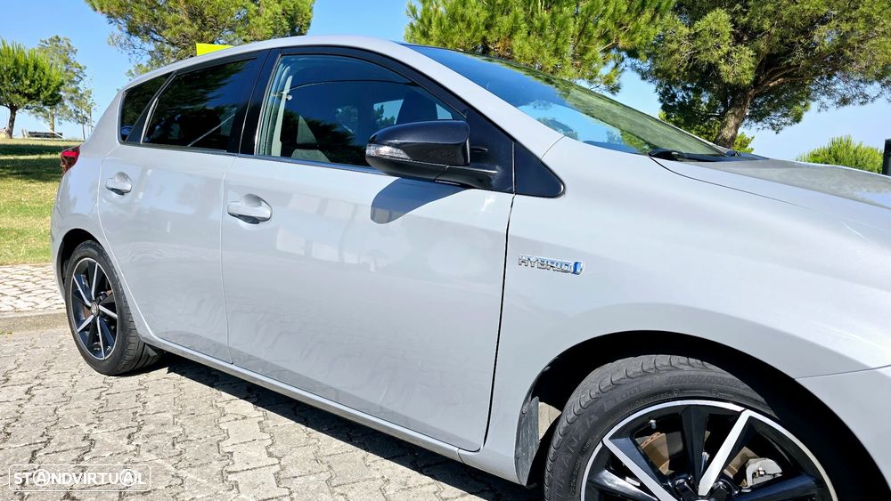 Toyota Auris 1.8 HSD Comfort +P.Techno+P.Sport - 11