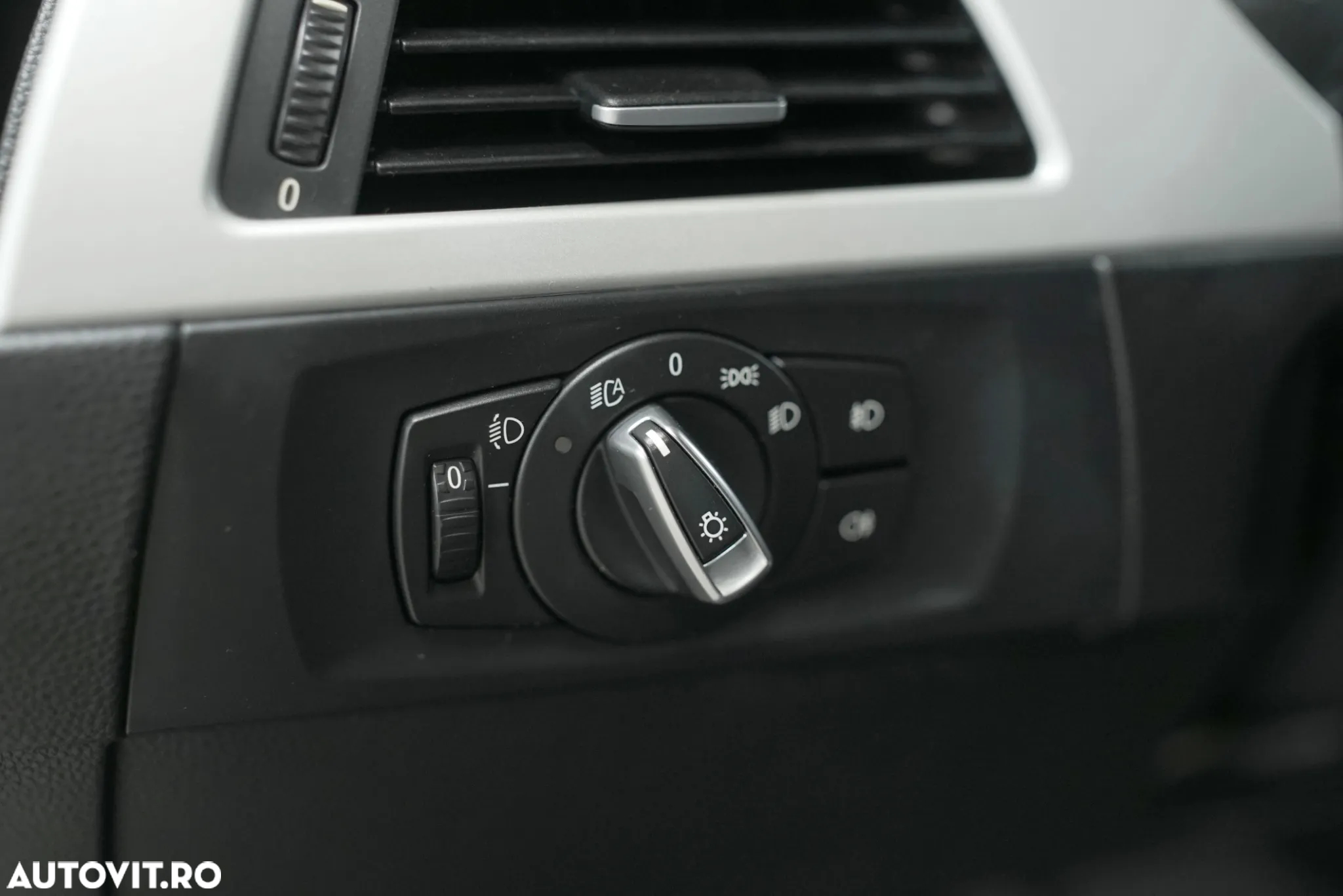 BMW Seria 3 318d - 14