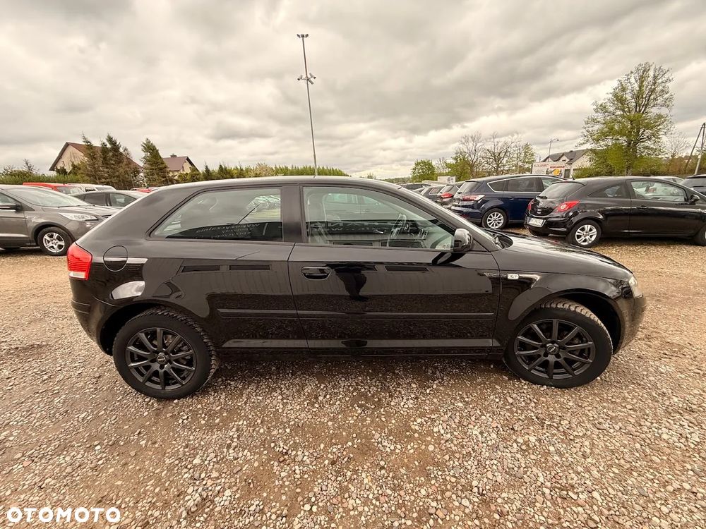 Audi A3 3-drzwiowe 1.6 FSI S Line Sportpaket plus - 9