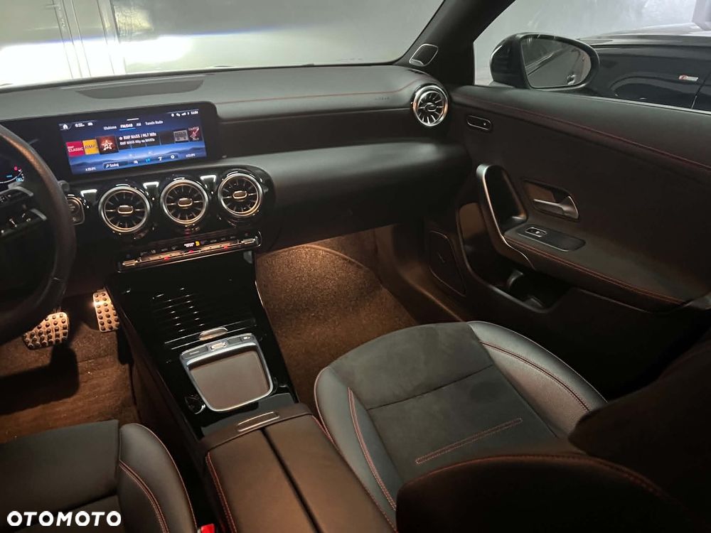Mercedes-Benz CLA 200 AMG Line 7G-DCT - 4