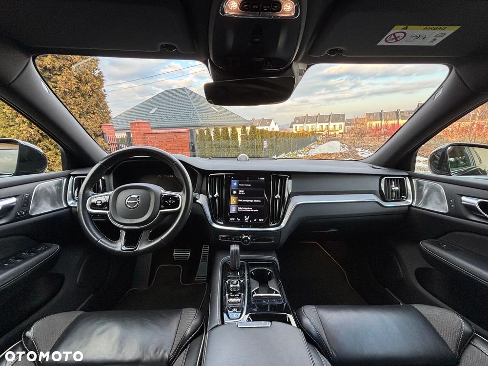 Volvo V60 T8 AWD Recharge Geartronic RDesign - 24