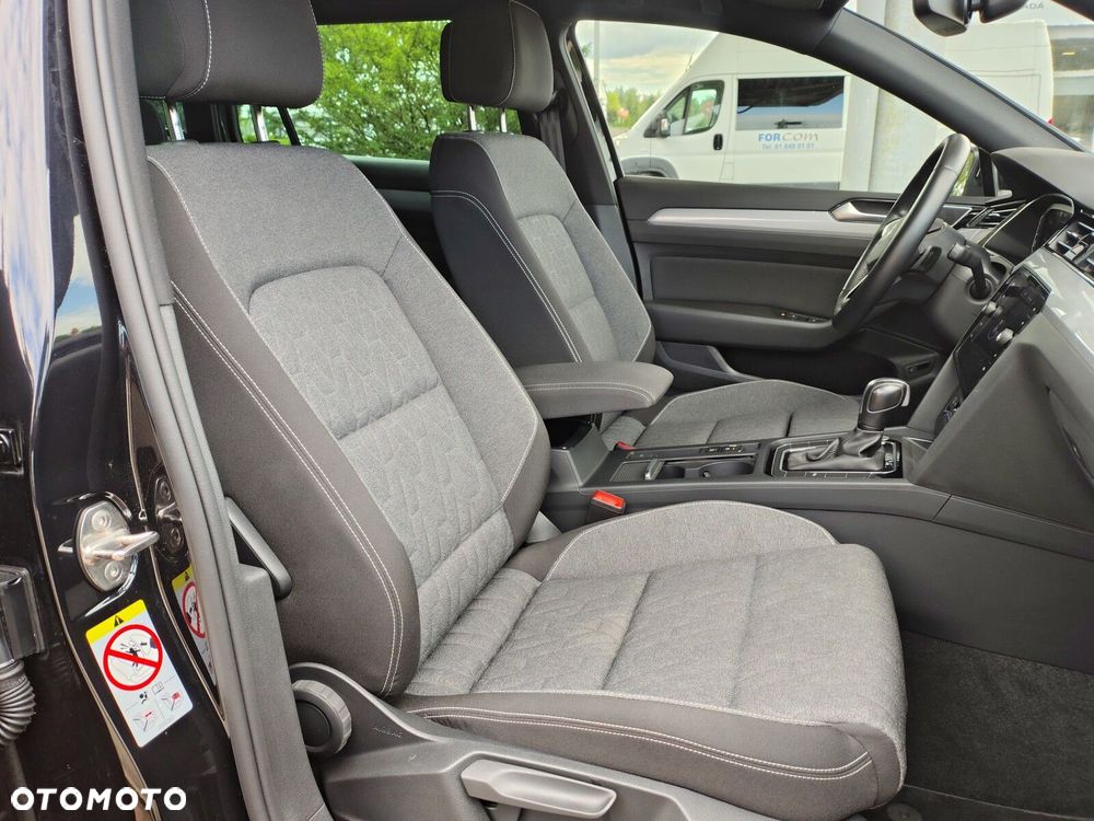 Volkswagen Passat - 19