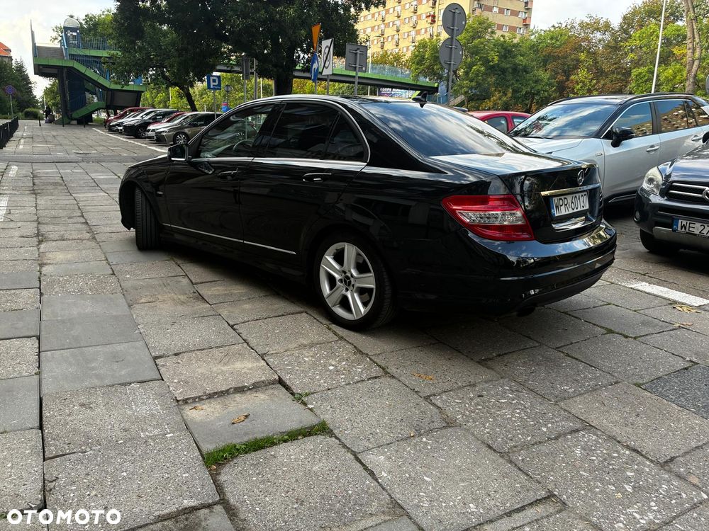 Mercedes-Benz Klasa C 250 CGI BlueEff Avantgarde - 3