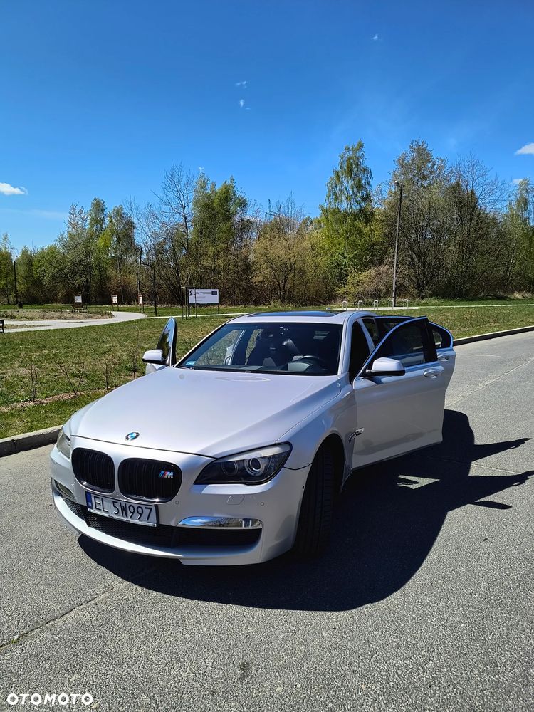 BMW Seria 7 750i xDrive - 11