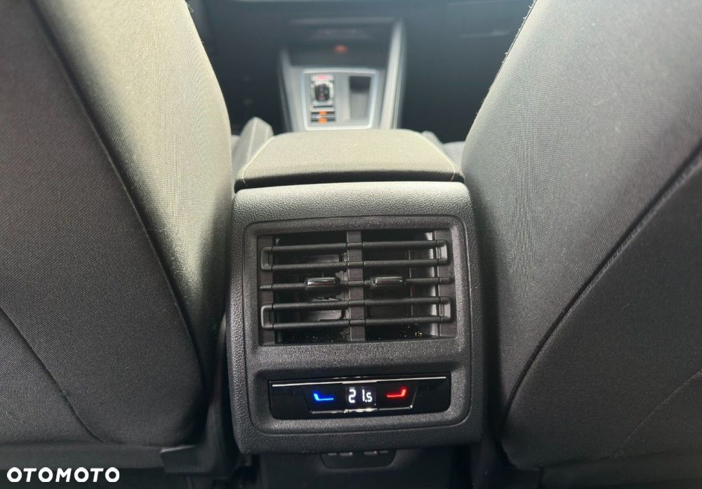 Volkswagen Golf - 23