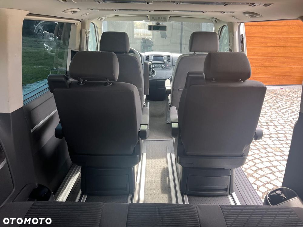 Volkswagen Multivan - 10