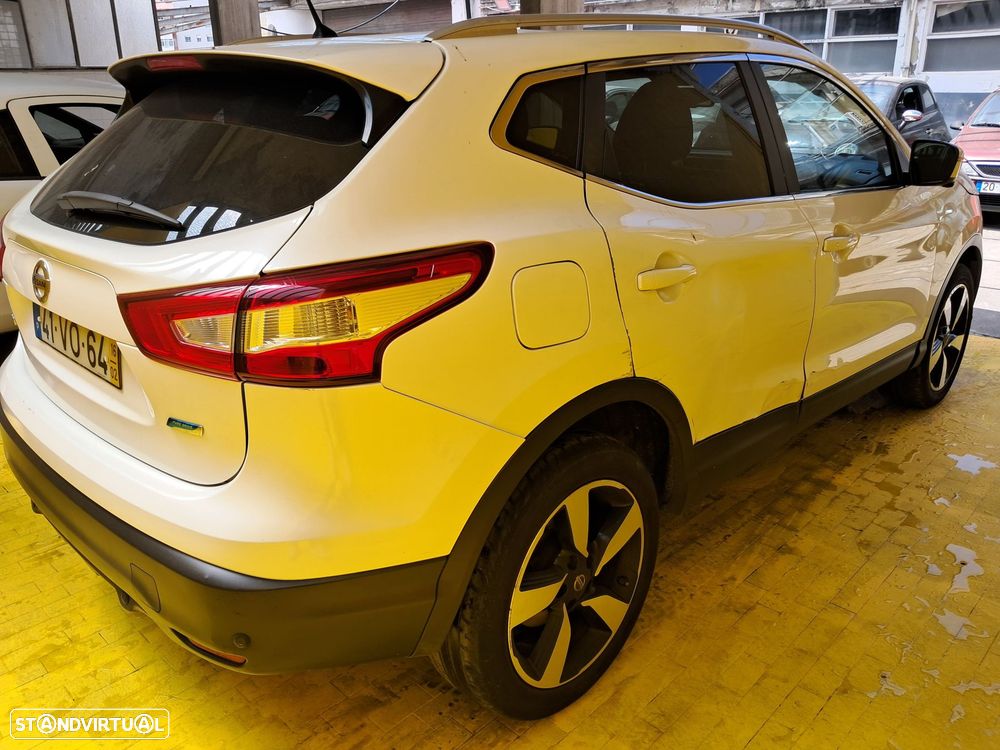 Nissan Qashqai 1.5 dCi 360 - 16