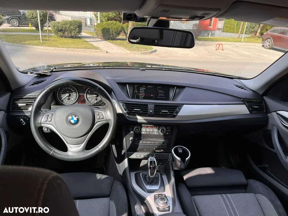 BMW X1 xDrive28i Aut. Sport Line - 2
