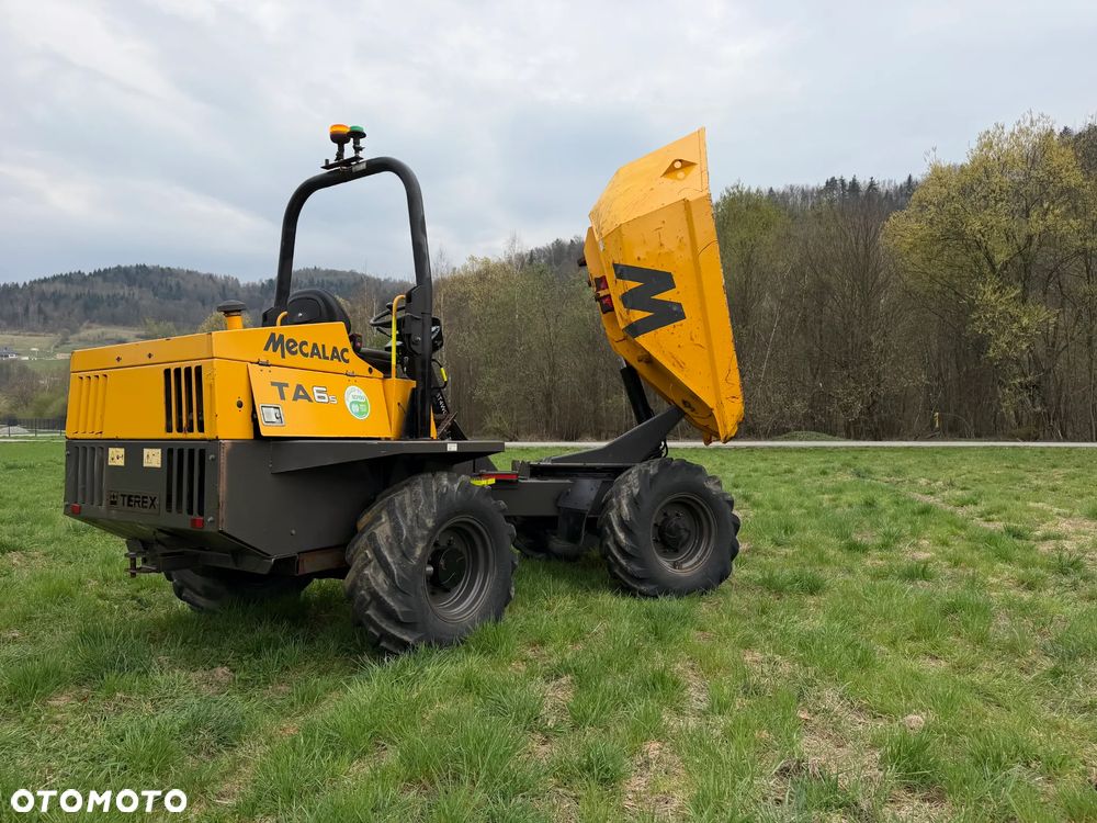 Terex Mecalac TA6s Wozidło wózek z Obrotową Kolebą. 6ton ładowność. 4x4. Silnik Perkins 80KM 4 cylindry. 1900 mtg. 2021 rok. Kamera z wielkim Ekranem! Jazda Rewers 3prędkości. Maszyna jak Nowa z Norweskiego Gospodarstwa! Ani deka luzów i wycieków! Hydrostatic. Pełny Oryginał. Hamulce brzytwa. Serwisy w DEKRA. Maszyna Woziła lekkie ładunki. Praktycznie zerowe zużycie. Wielka Okazja. Wszystko w pełnym Oryginale. Opony Oryginał wszystkie z 2020roku. - 22