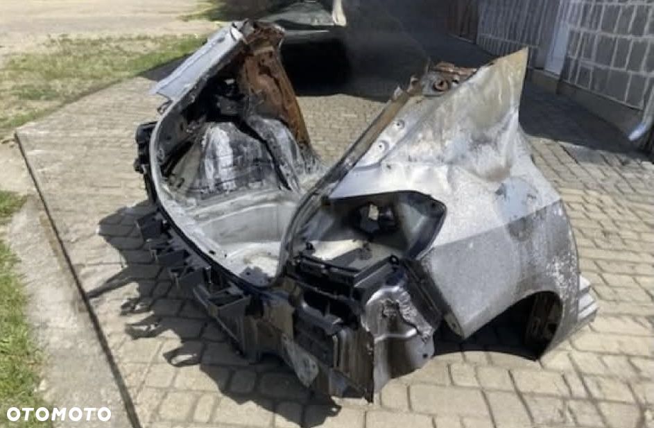 Opel Corsa F tył części karoserii - 8