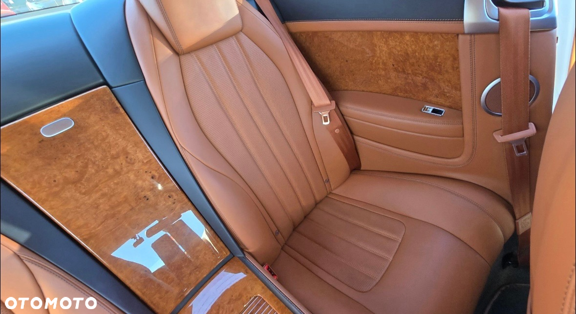 Bentley Continental GT W12 - 15