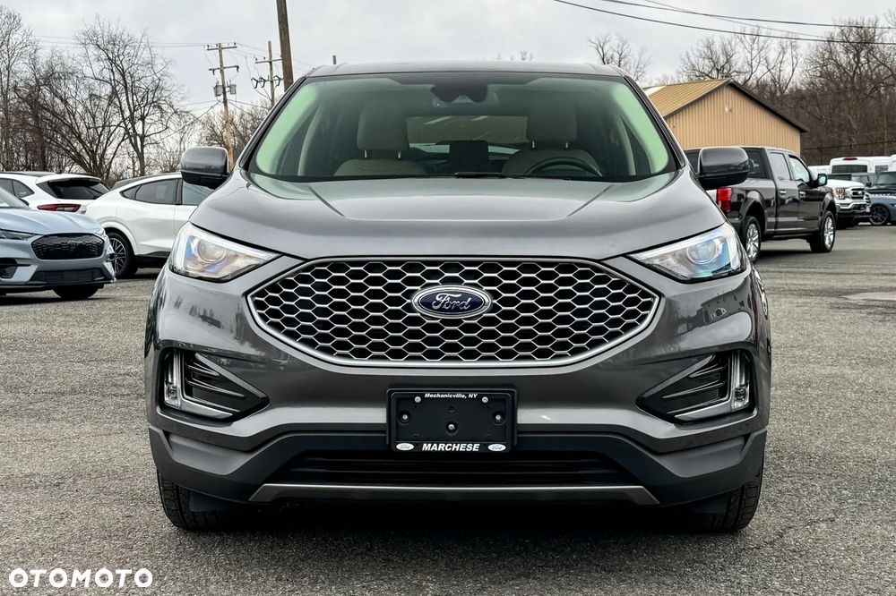 Ford Edge - 8