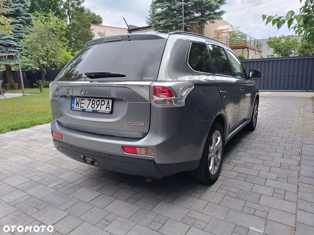 Mitsubishi Outlander 2.2 DID Intense + - 5