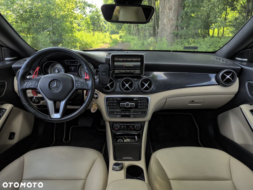 Mercedes-Benz CLA 250 7G-DCT - 8