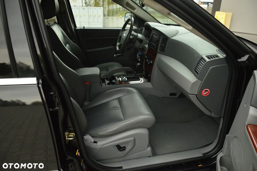 Jeep Grand Cherokee 5.7 V8 HEMI Automatik Overland - 29