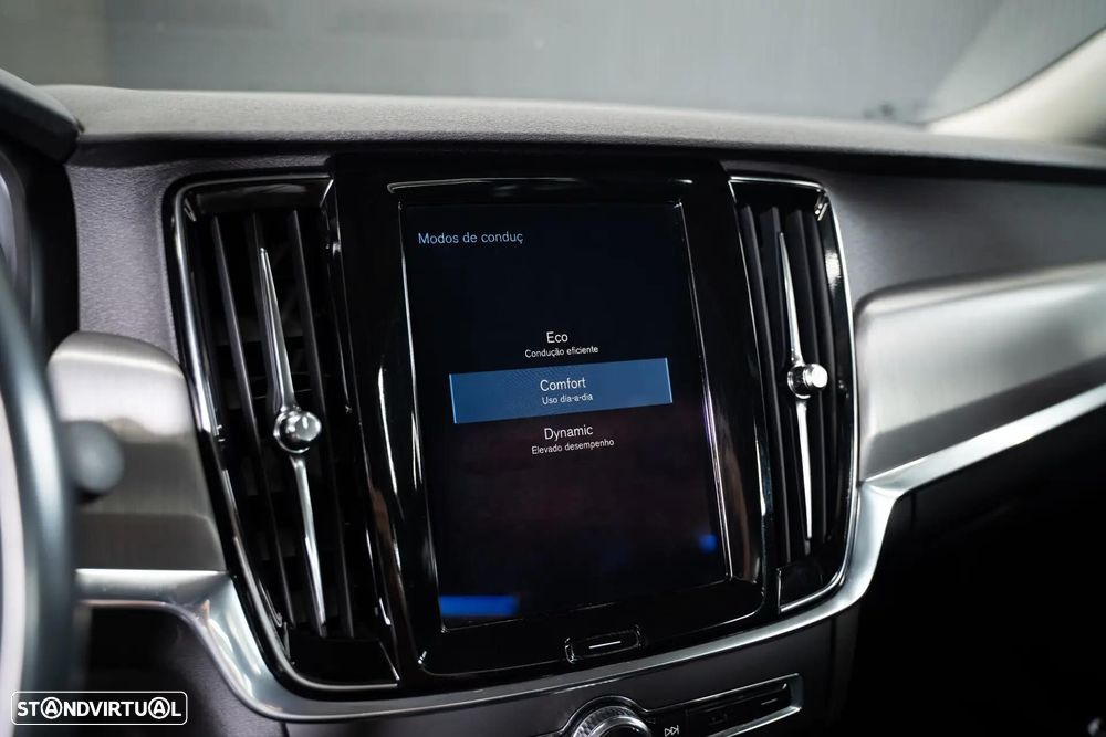 Volvo S90 2.0 D4 Momentum Geartronic - 31