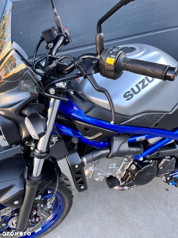Suzuki SV - 28