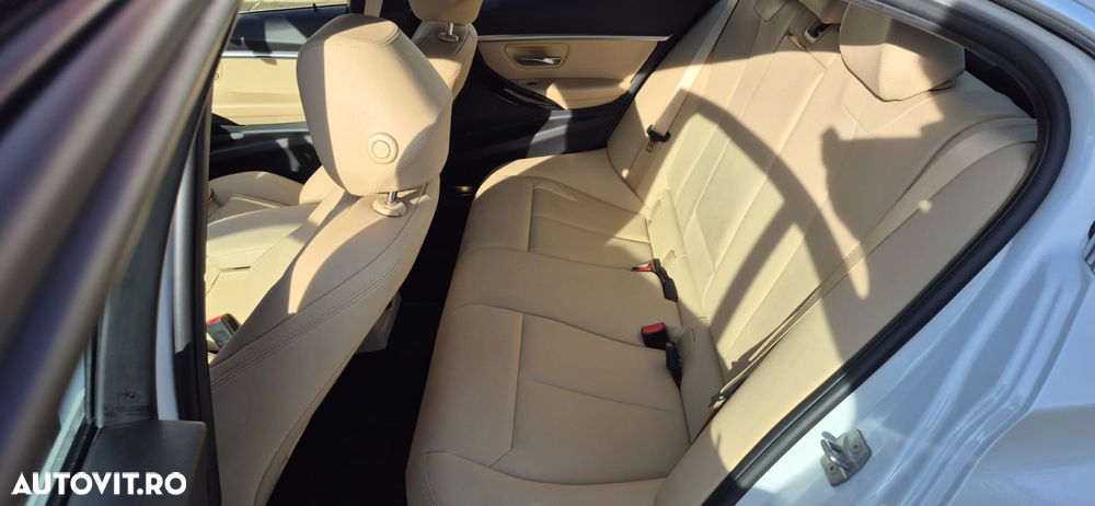BMW Seria 3 330i xDrive AT M Sport - 9