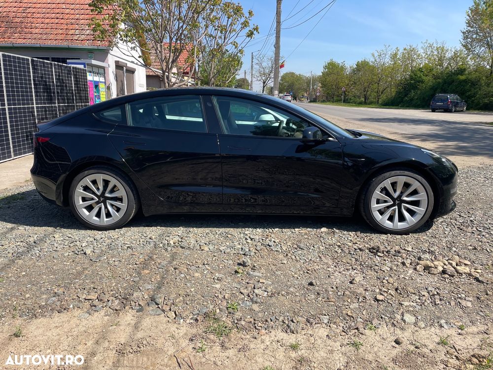 Tesla Model 3 - 5