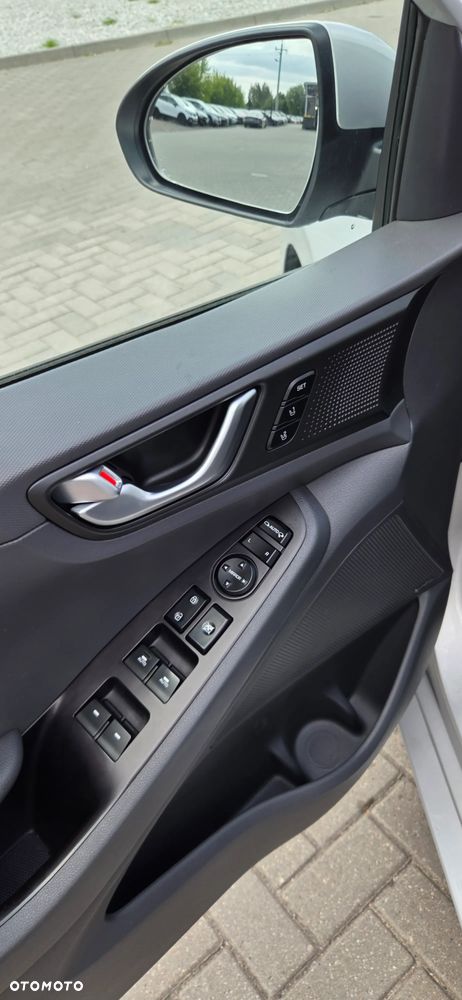 Hyundai IONIQ 1.6 GDI Premium - 28