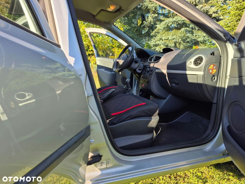 Renault Clio - 9