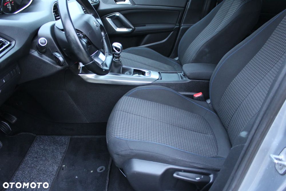 Peugeot 308 - 13