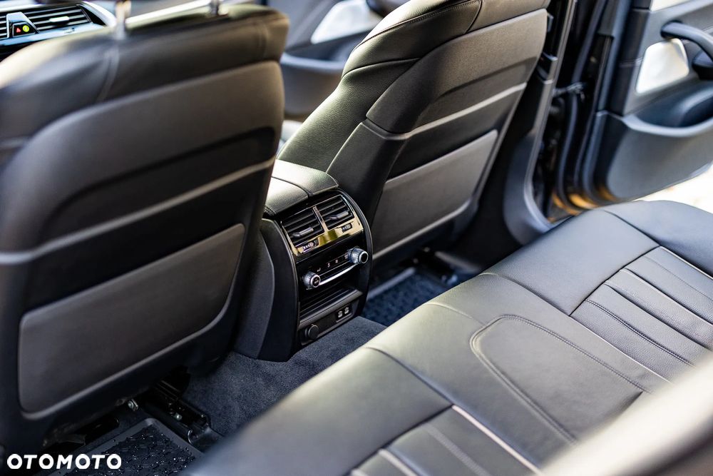 BMW Seria 5 520d M Sport sport - 16