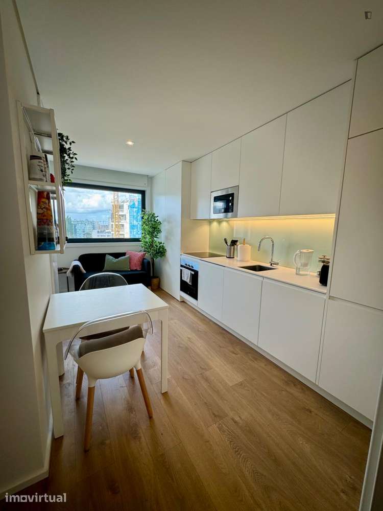 Quarto - localizado em Paranhos Porto - Grande imagem: 3/9