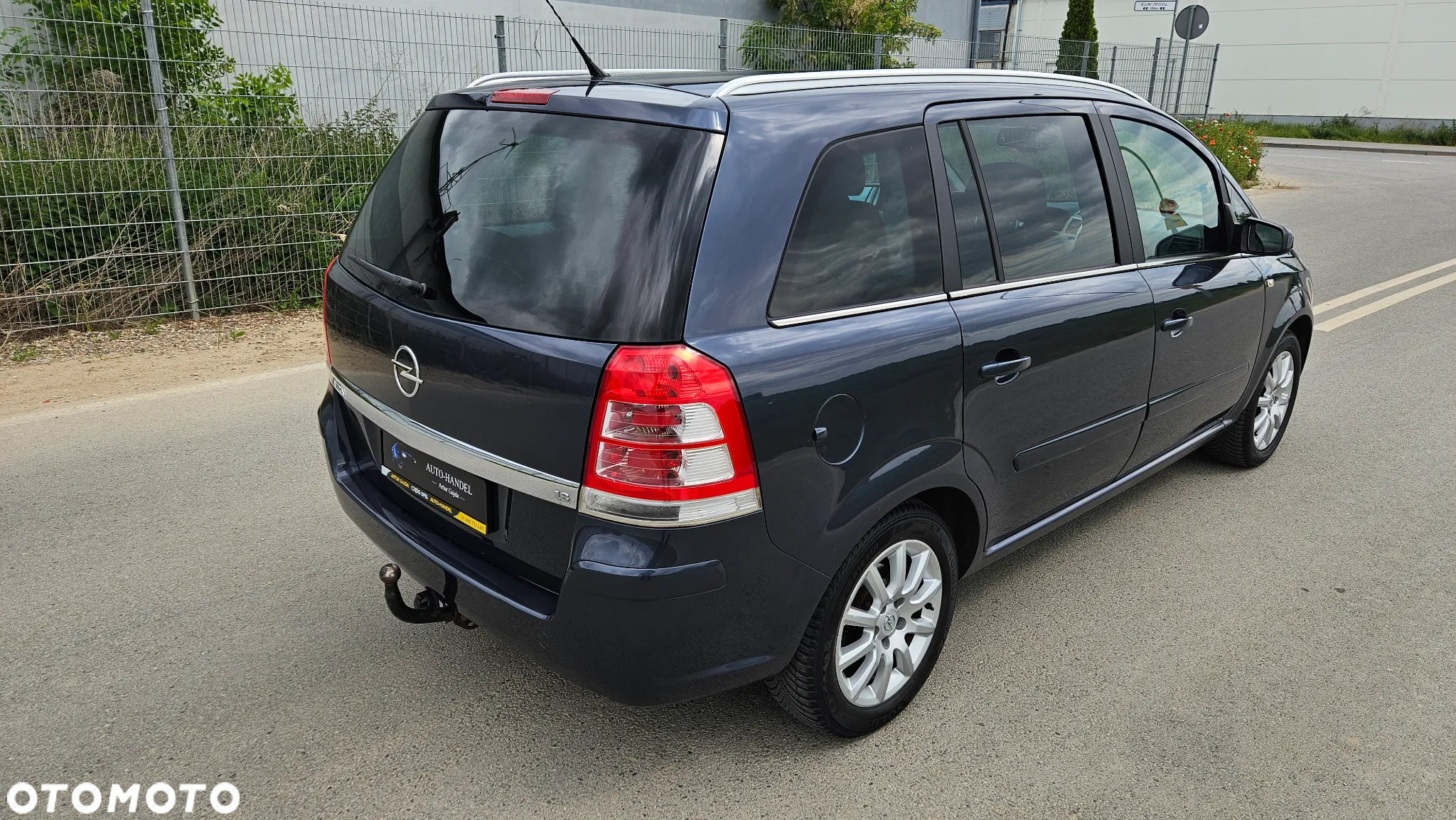 Opel Zafira 1.8 Cosmo - 3