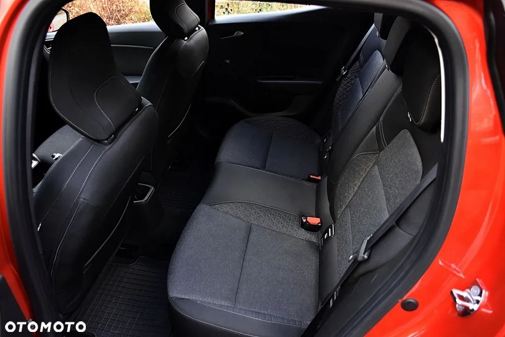 Renault Clio BLUE dCi 85 BUSINESS EDITION - 28