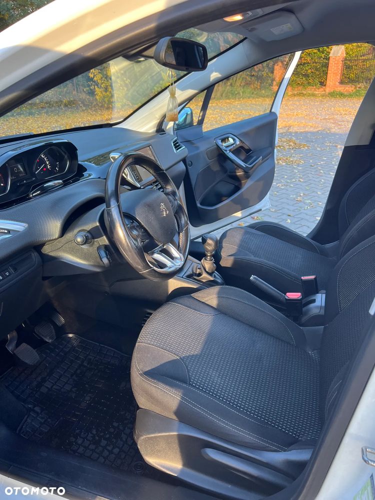 Peugeot 208 e-HDi 115 Stop&Start Allure - 9