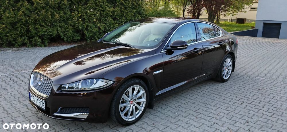 Jaguar XF 2.2 D Premium Luxury - 30