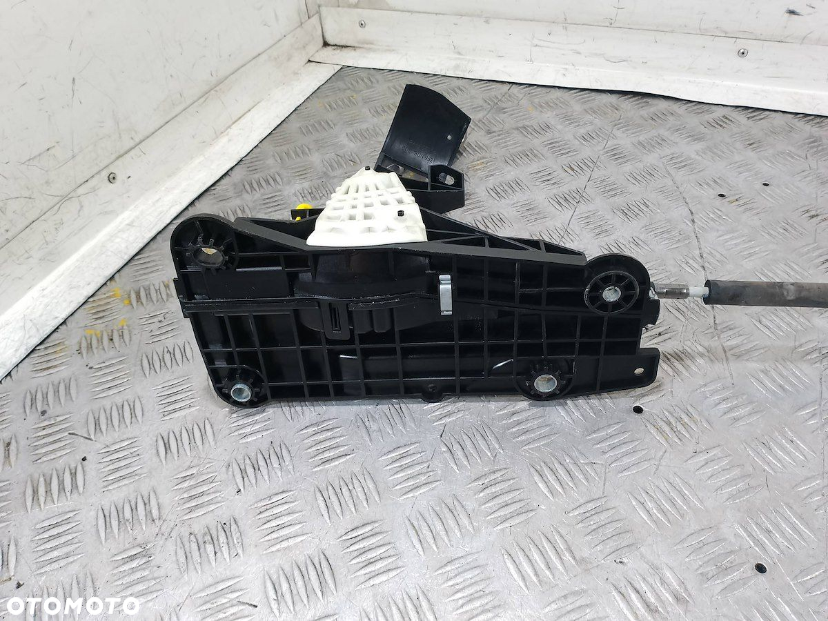 LEWAREK ZMIANY BIEGÓW RENAULT LAGUNA III 8200785086-D 2.0 dci - 5