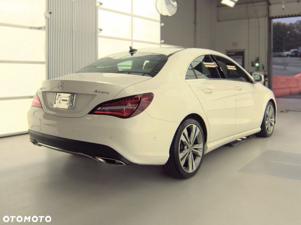 Mercedes-Benz CLA 250 4Matic 7G-DCT - 5