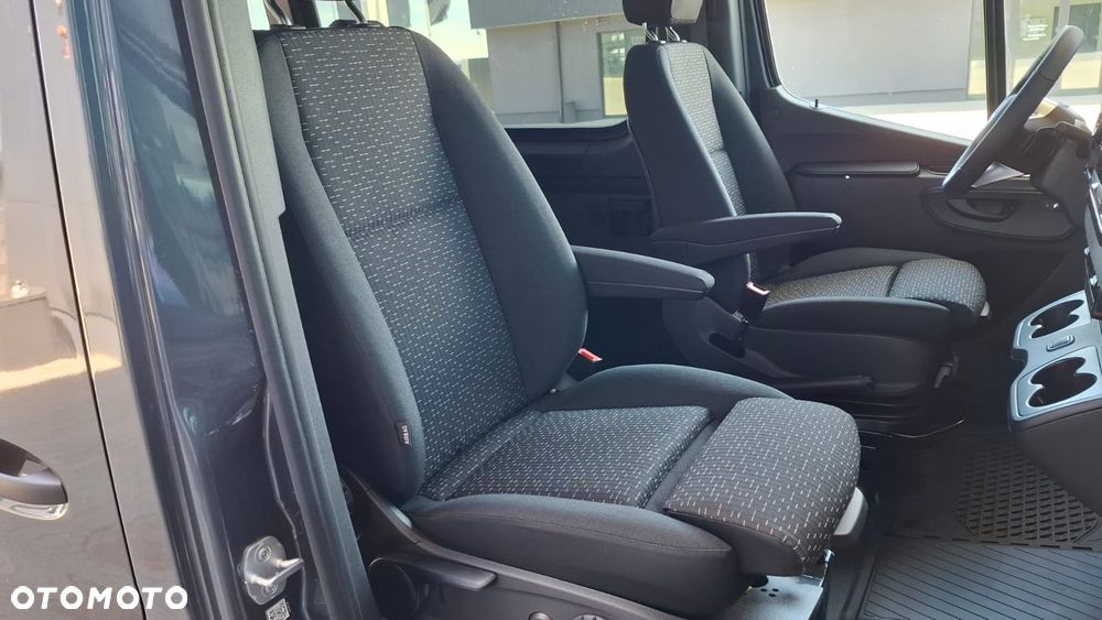 Mercedes-Benz Sprinter - 12