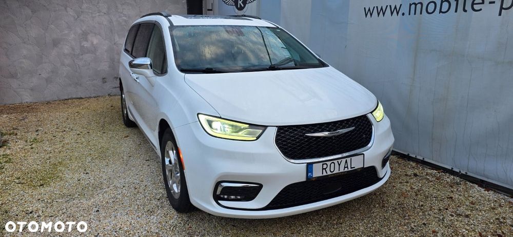 Chrysler Pacifica - 2