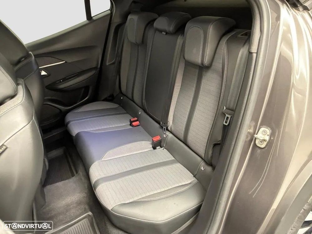 Peugeot 2008 PureTech 130 EAT8 Allure - 8