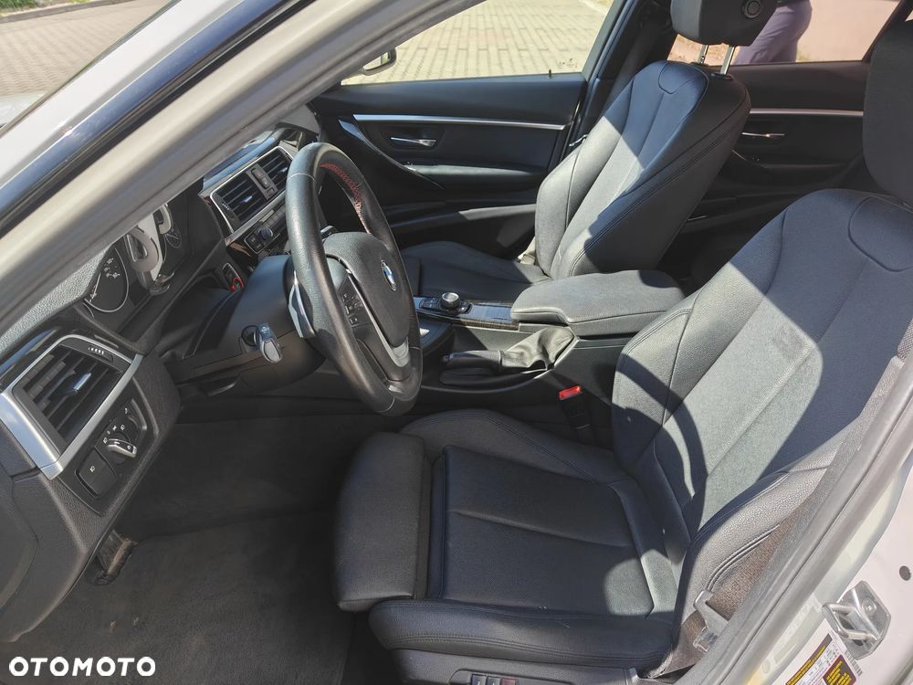 BMW Seria 3 330i Luxury Line sport - 16
