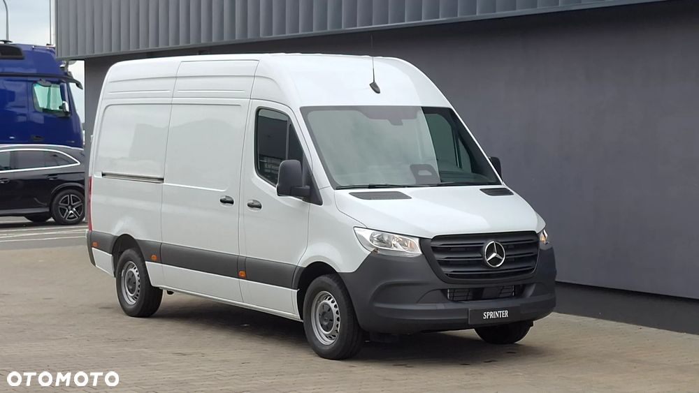 Mercedes-Benz Sprinter - 4
