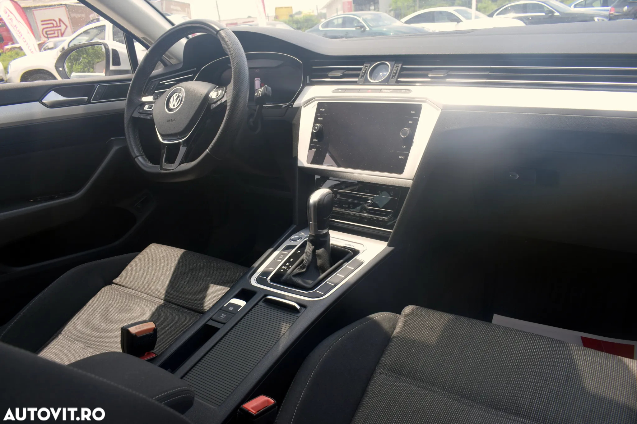 Volkswagen Passat Variant 2.0 TDI DSG Highline - 24