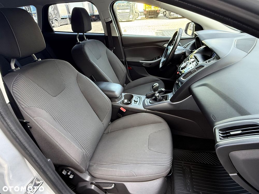 Ford Focus 1.6 TDCi DPF Titanium - 27