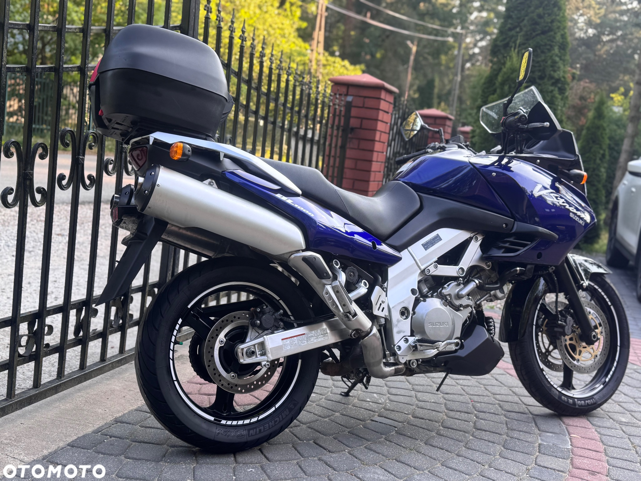Suzuki DL - 4