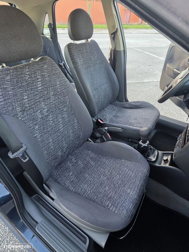 Opel Corsa 1.2 16V Confort - 5